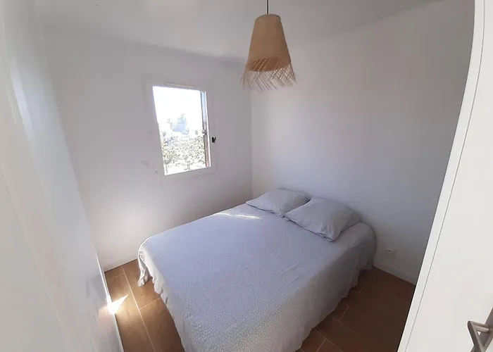 Appt 3 Pieces Climatise Avec Terrasse - Draps Et Serviettes Non Fournis